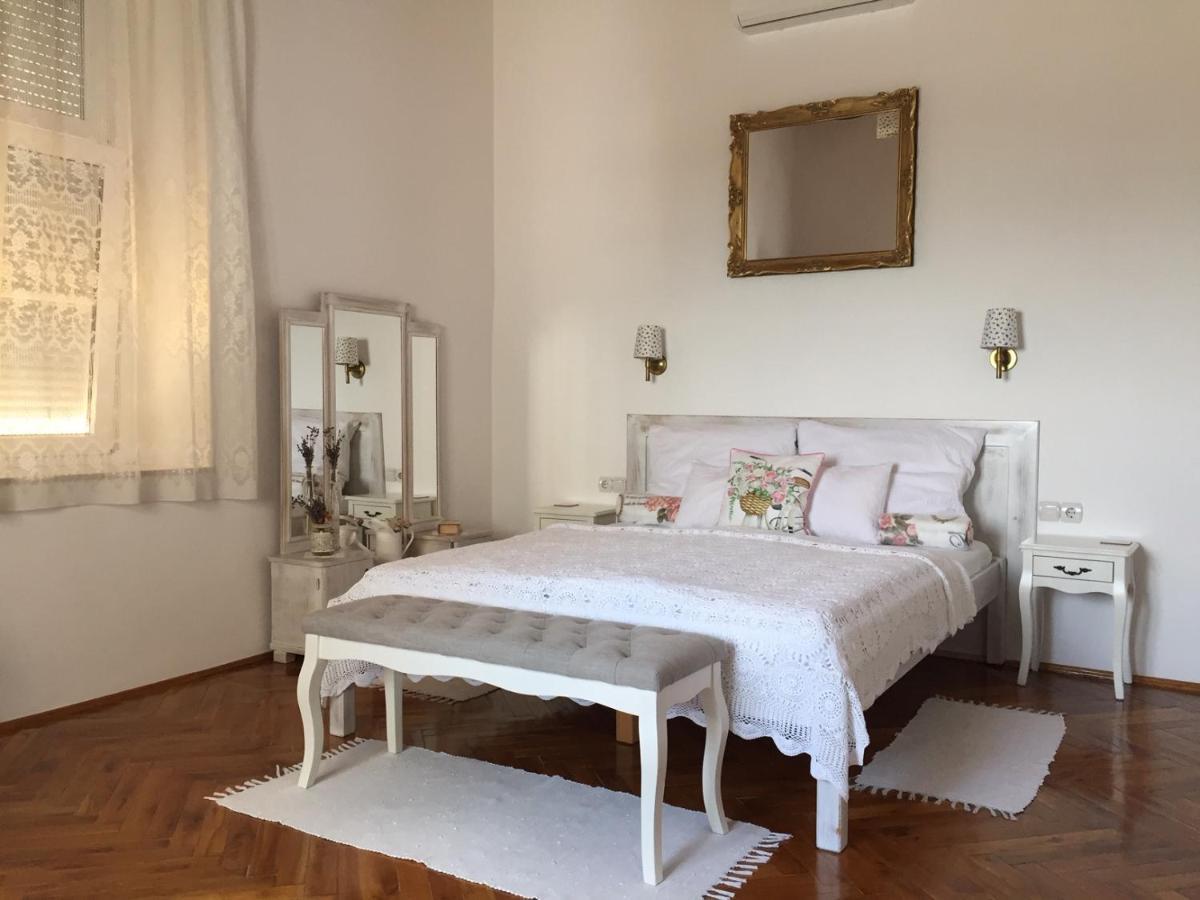 Bacchus Apartman - Borbarlang, Badacsony Badacsonytomaj Exterior foto