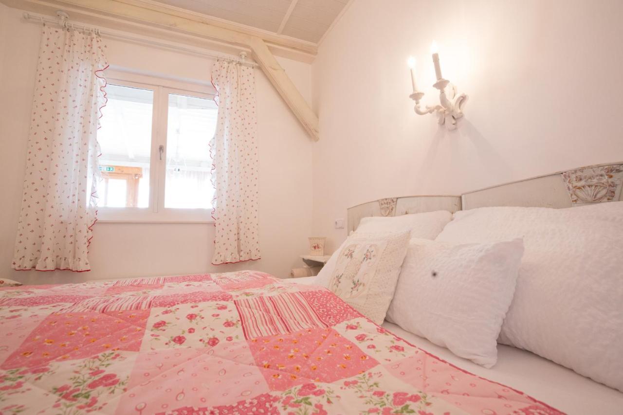Bacchus Apartman - Borbarlang, Badacsony Badacsonytomaj Exterior foto