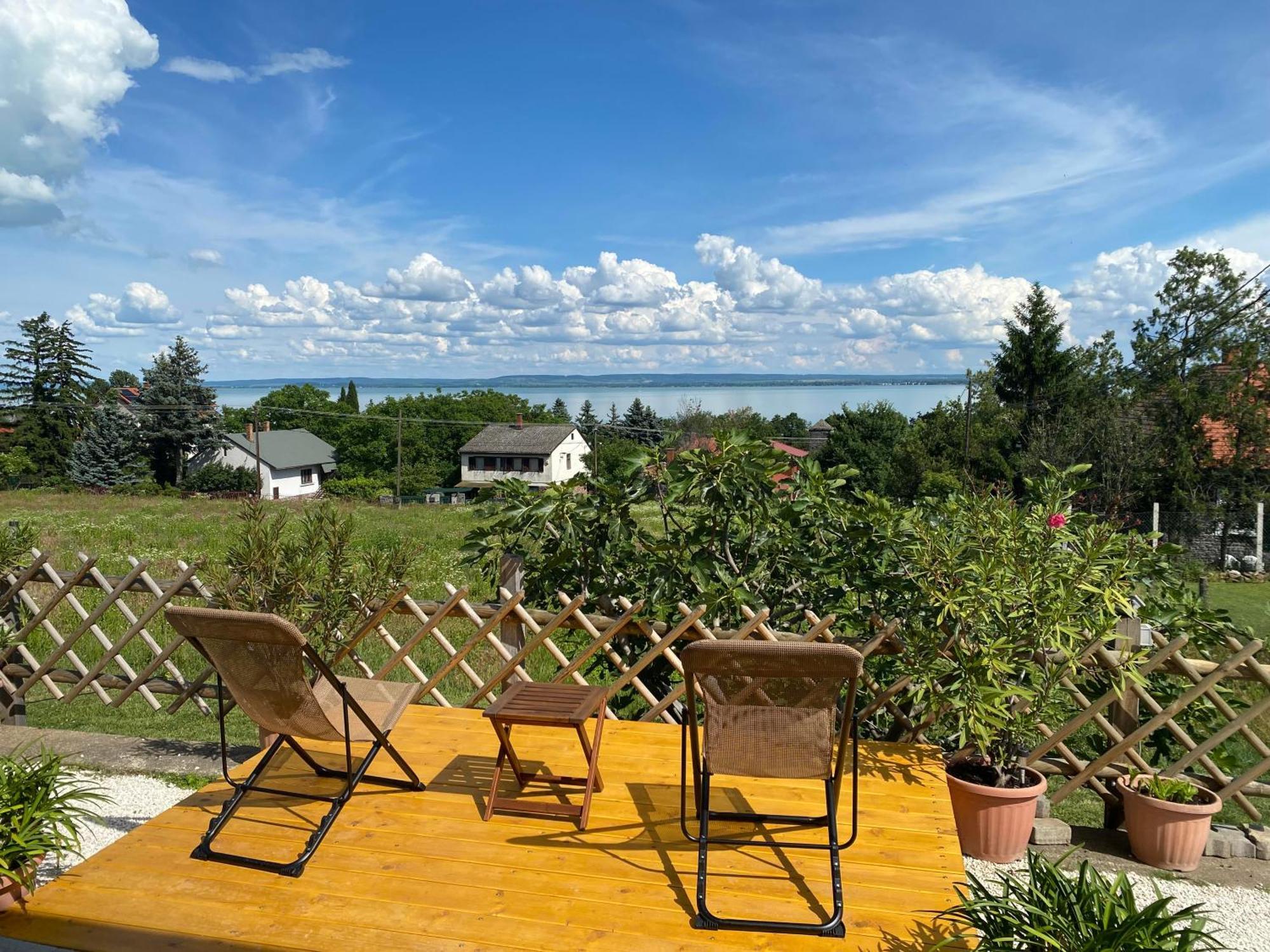 Bacchus Apartman - Borbarlang, Badacsony Badacsonytomaj Exterior foto